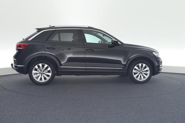 Volkswagen T-Roc 1.5 TSI 150pk DSG Sport Trekhaak Camera Virtual Cockpit Stoelverwarming Navigatie