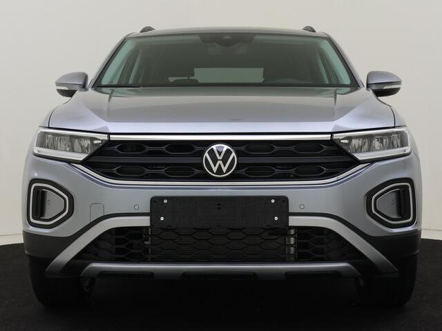 Volkswagen T-Roc 1.0 TSI Life Edition | Achteruitrijcamera | Keyless entry | Privacy glass achter | Apple carplay / Android auto | 17 inch LM velgen