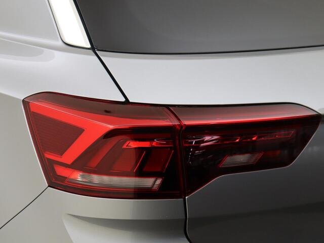 Volkswagen T-Roc 1.0 TSI Life Edition | Achteruitrijcamera | Keyless entry | Privacy glass achter | Apple carplay / Android auto | 17 inch LM velgen