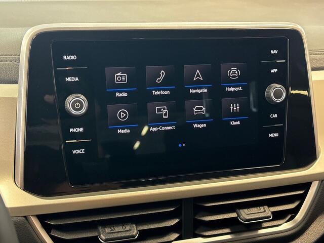 Volkswagen T-Roc 1.5 TSI 150pk Life Business Carplay / Trekhaak / Adaptive Cruise Control