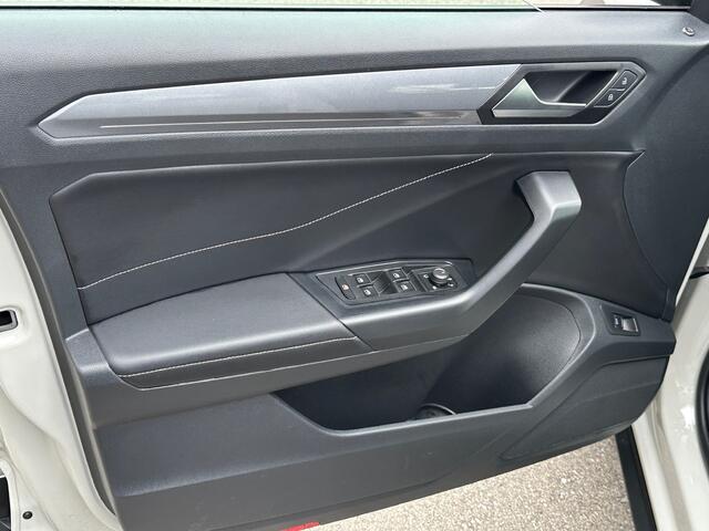 Volkswagen T-Roc 1.5 TSI 150pk DSG Style Carplay | Camera | Keyless | Elek. Achterklep | Rijklaar incl. garantie
