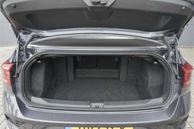 Volkswagen T-Roc Cabrio 1.5 TSI R-Line ACC CarPlay Virtual Cockpit 18"