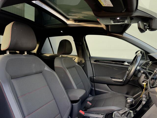 Volkswagen T-Roc 1.5 TSI Sport Virtual Pano Camera ACC Automaat