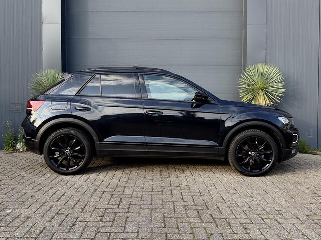 Volkswagen T-Roc 1.5 TSI Sport Virtual Pano Camera ACC Automaat