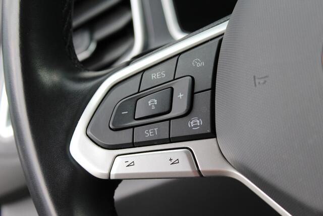 Volkswagen T-Roc 1.5 TSI Style | Carplay | Trekhaak | Cruise |