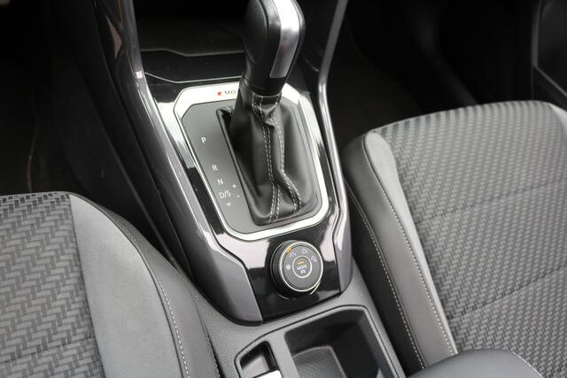 Volkswagen T-Roc 2.0 TSI 4Motion R-Line DSG 190PK (Panodak VirtualCockpit Carplay ACC Camera Full-Led 19InchLMV PrivacyGlass Pdc V+A)