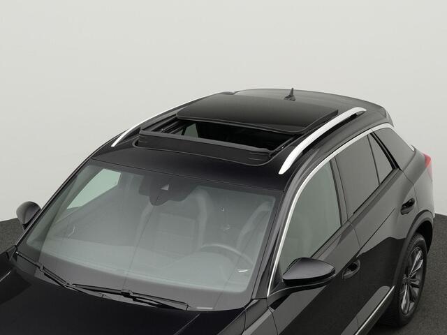 Volkswagen T-Roc 1.5 TSI 150 pk DSG Sport | Panoramadak | Trekhaak | Achteruitrijcamera | Navigatie | Stoelverwarming