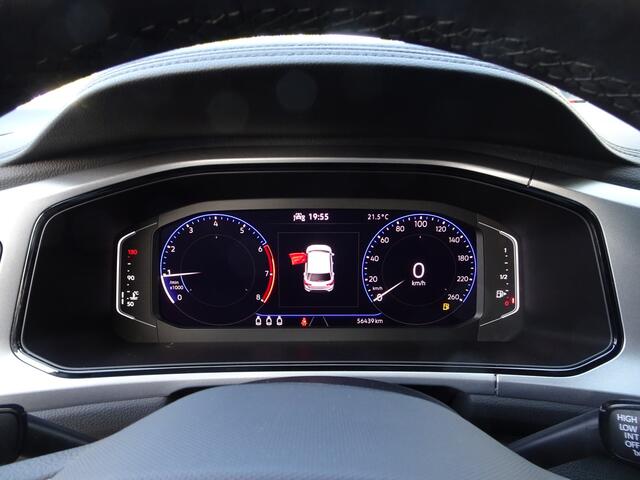 Volkswagen T-Roc 1.0 TSI Life 75 Edition Airco, cruise controle, licht metalen velgen, parkeersensoren, navigatie, achteruitrijcamera, enz.