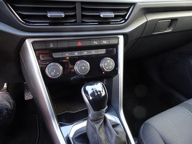 Volkswagen T-Roc 1.0 TSI Life 75 Edition Airco, cruise controle, licht metalen velgen, parkeersensoren, navigatie, achteruitrijcamera, enz.