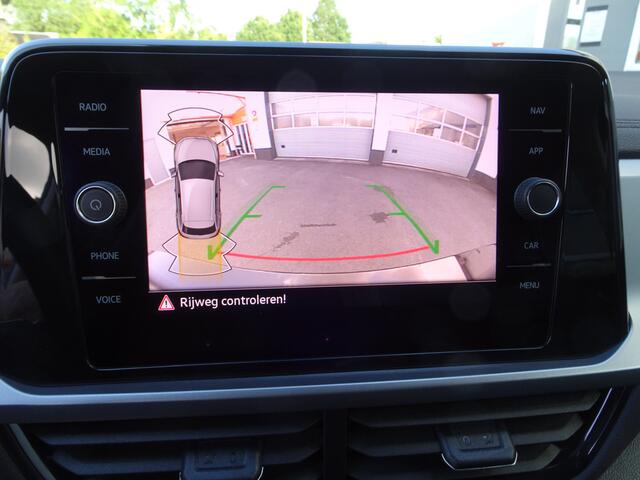 Volkswagen T-Roc 1.0 TSI Life 75 Edition Airco, cruise controle, licht metalen velgen, parkeersensoren, navigatie, achteruitrijcamera, enz.