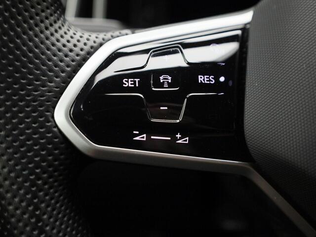 Volkswagen T-Roc 1.5TSI/150PK R-Line DSG · Navigatie · App connect · Camera + Parkeersensoren