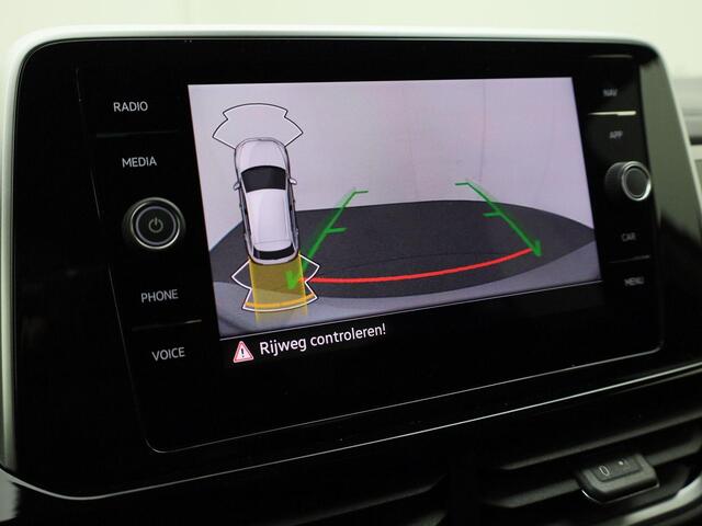 Volkswagen T-Roc 1.5TSI/150PK R-Line DSG · Navigatie · App connect · Camera + Parkeersensoren