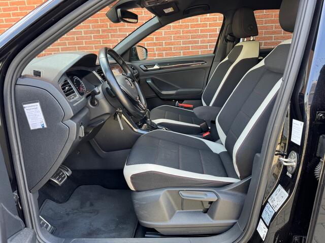Volkswagen T-Roc 1.5 TSI SPORT DSG trekhaak camera climate control