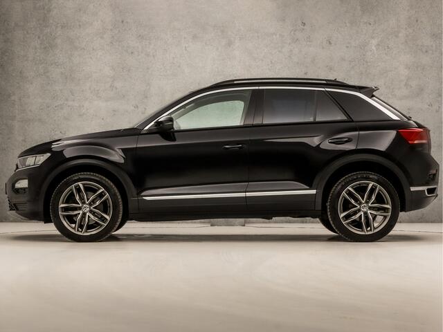 Volkswagen T-Roc 1.0 TSI Sport (APPLE CARPLAY, GROOT NAVI, PARKEERSENSOREN, SPORTSTOELEN, ADAPTIVE CRUISE, DAB+, NIEUWE APK, NIEUWSTAAT)