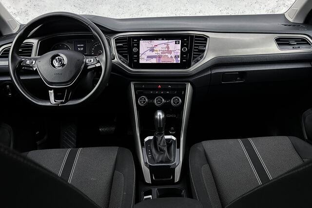 Volkswagen T-Roc 1.5 TSI Style | Trekhaak | Parkeersensoren | Adaptieve cruise control