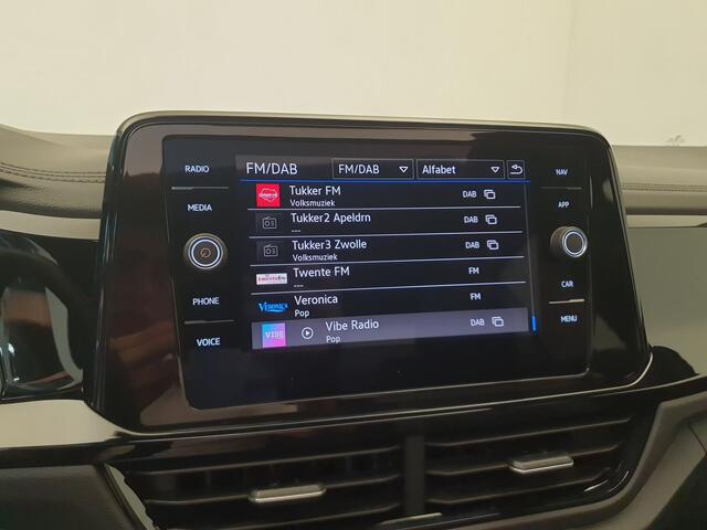 Volkswagen T-Roc 1.5 TSI 150PK DSG R-Line Panoramadak, Keyless, Matrix