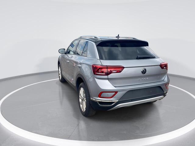 Volkswagen T-Roc 1.5 TSI 110kW/150PK DSG SUV 7 versn. DSG · Navigatie · App connect · Parkeersensoren