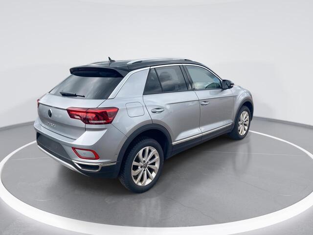 Volkswagen T-Roc 1.5 TSI 110kW/150PK DSG SUV 7 versn. DSG · Navigatie · App connect · Parkeersensoren
