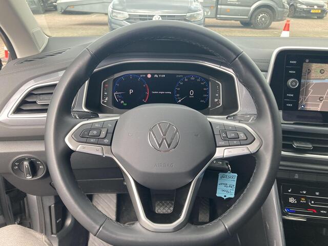 Volkswagen T-Roc 1.5 TSI 110kW/150PK DSG SUV 7 versn. DSG · Navigatie · App connect · Parkeersensoren