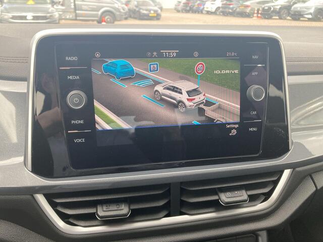 Volkswagen T-Roc 1.5 TSI 110kW/150PK DSG SUV 7 versn. DSG · Navigatie · App connect · Parkeersensoren