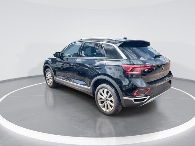 Volkswagen T-Roc 1.5 TSI 150pk DSG Style · Navigatie · App connect · Parkeersensoren