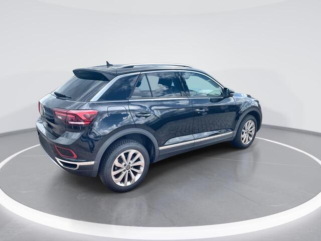 Volkswagen T-Roc 1.5 TSI 150pk DSG Style · Navigatie · App connect · Parkeersensoren