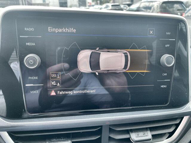 Volkswagen T-Roc 1.5 TSI 150pk DSG Style · Navigatie · App connect · Parkeersensoren