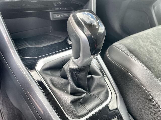 Volkswagen T-Roc 1.5 TSI 150pk DSG Style · Navigatie · App connect · Parkeersensoren