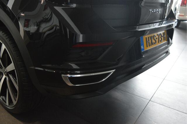 Volkswagen T-Roc Cabrio 1.5 TSI 3X R-LINE Black Style navi cruise led 19 inch !!