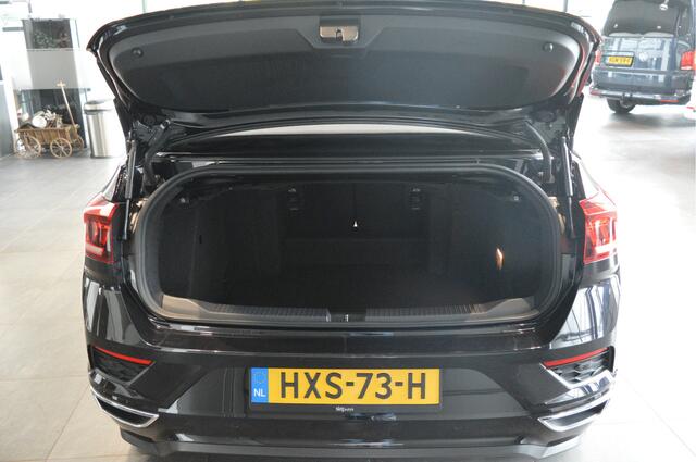 Volkswagen T-Roc Cabrio 1.5 TSI 3X R-LINE Black Style navi cruise led 19 inch !!