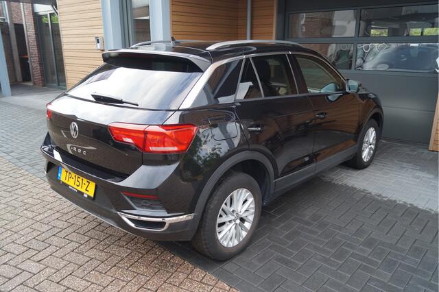 Volkswagen T-Roc 1.0 TSI Style Executive | Clima | Cruise | Navi