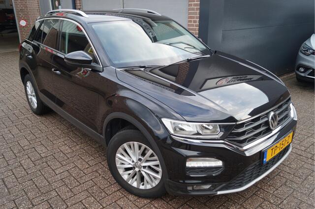 Volkswagen T-Roc 1.0 TSI Style Executive | Clima | Cruise | Navi