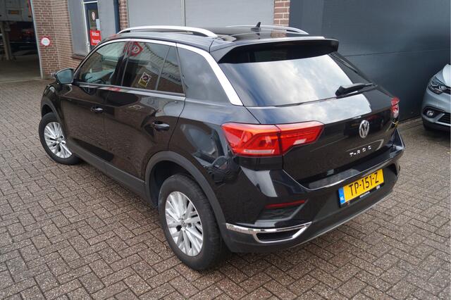 Volkswagen T-Roc 1.0 TSI Style Executive | Clima | Cruise | Navi