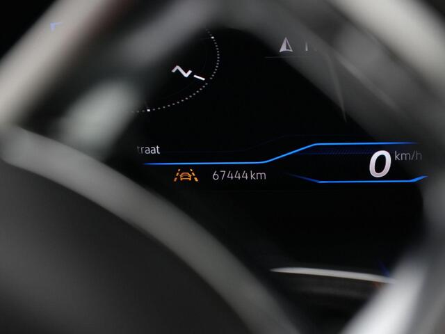 Volkswagen T-Roc Cabrio 1.5 TSI 150 pk R-Line | Achteruitrijcamera | Navigatie | Stoelverwarming | 19 inch