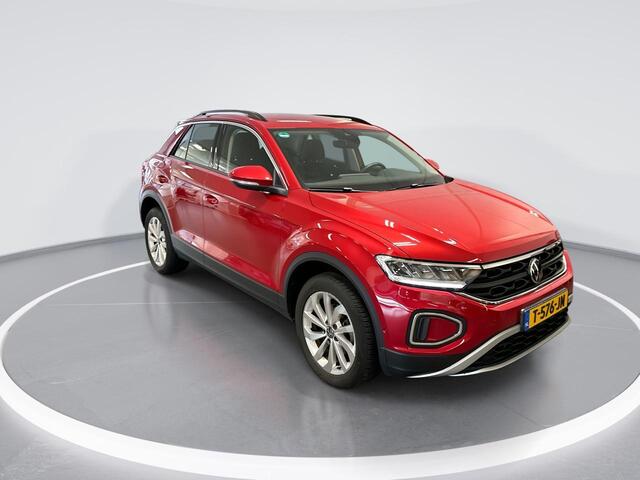 Volkswagen T-Roc 1.5 Tsi 150pk DSG Life · Apple/Android Car Play · Camera · Parkeer Assistent · P-Sensoren · 17'' Inch · Garantie t/m 17-07-2027 of 100.000km