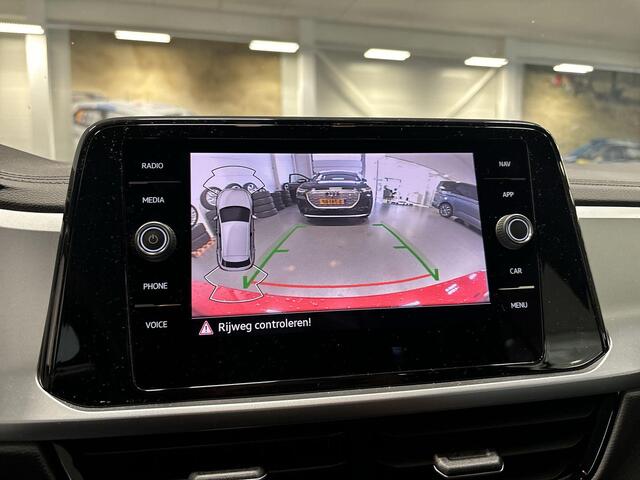 Volkswagen T-Roc 1.5 Tsi 150pk DSG Life · Apple/Android Car Play · Camera · Parkeer Assistent · P-Sensoren · 17'' Inch · Garantie t/m 17-07-2027 of 100.000km