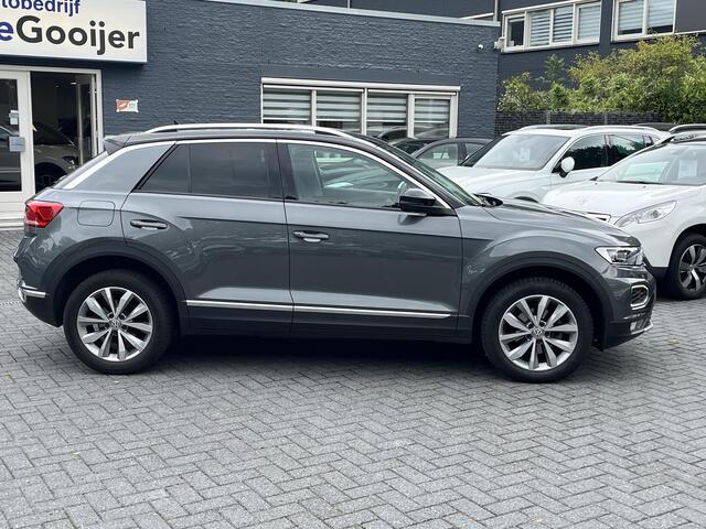 Volkswagen T-Roc 1.5 TSi DSG Sport | NAV. | CAMERA | TREKHAAK | STOELVERW. |