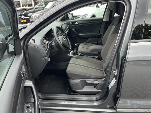 Volkswagen T-Roc 1.5 TSi DSG Sport | NAV. | CAMERA | TREKHAAK | STOELVERW. |
