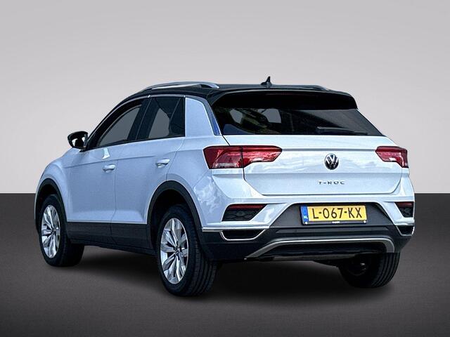 Volkswagen T-Roc 1.0 TSI Style 110 pk | Navigatie | Parkeersensoren | Achteruitrijcamera | Autom. airco | Adaptieve cruise control |