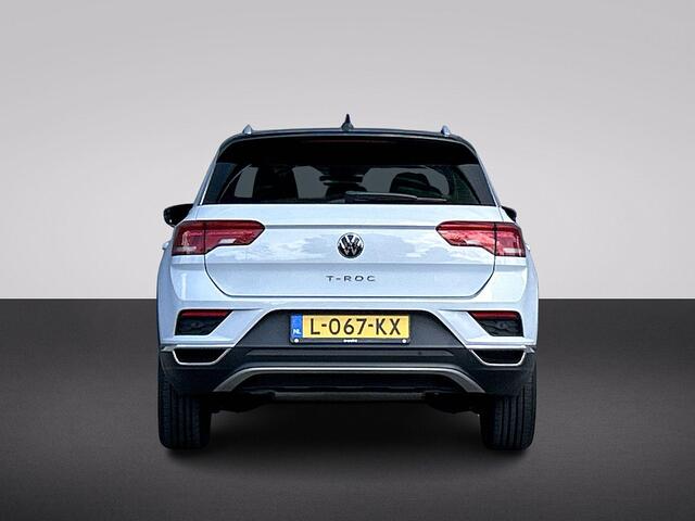 Volkswagen T-Roc 1.0 TSI Style 110 pk | Navigatie | Parkeersensoren | Achteruitrijcamera | Autom. airco | Adaptieve cruise control |