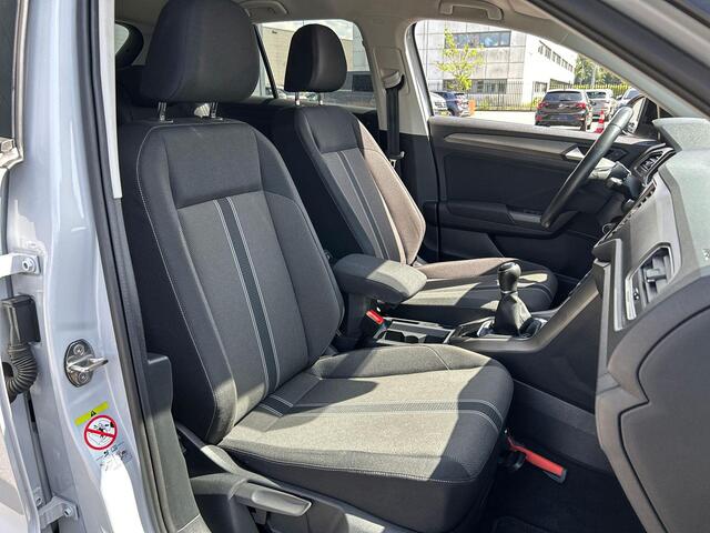Volkswagen T-Roc 1.0 TSI Style 110 pk | Navigatie | Parkeersensoren | Achteruitrijcamera | Autom. airco | Adaptieve cruise control |