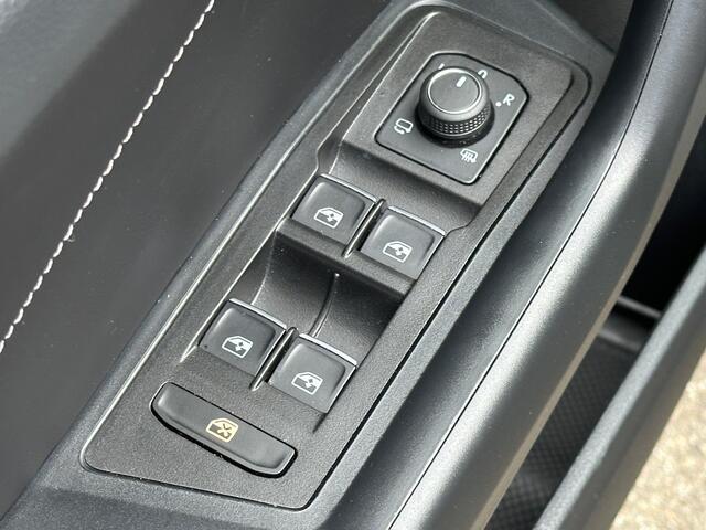 Volkswagen T-Roc 1.5 TSI 150pk DSG Style Carplay | Camera | Keyless | Elek. Achterklep | Rijklaar incl. garantie