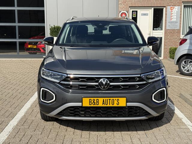 Volkswagen T-Roc 1.5 TSI 150pk DSG Black-Style l ACC l BLIS l CAMERA l ECC l LED l NAVI l TREKHAAK l 17.000km