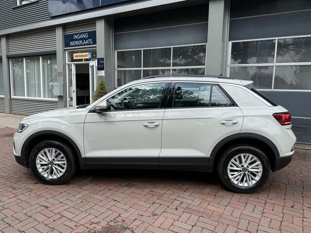 Volkswagen T-Roc 1.5 TSI Life Business Automaat 1e eigen 150pk Ascot grijs (krijt kleur)