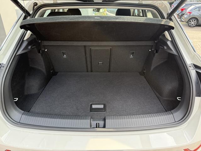 Volkswagen T-Roc 1.5 TSI Life Business Automaat 1e eigen 150pk Ascot grijs (krijt kleur)