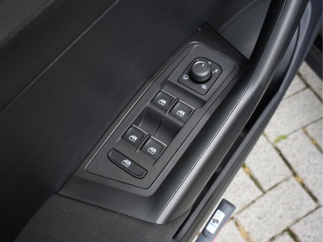Volkswagen T-Roc 1.5 TSI DSG Style Business | Navigatie | Climate Control | Virtual | Camera