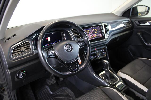 Volkswagen T-Roc 1.5 TSI Sport LED - Camera - Virtual - Trekhaak - Stoelverwarming