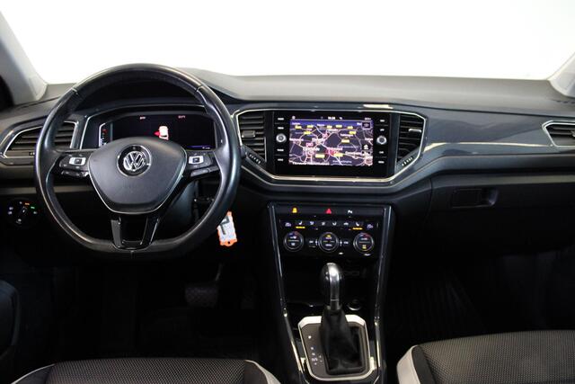 Volkswagen T-Roc 1.5 TSI Sport LED - Camera - Virtual - Trekhaak - Stoelverwarming