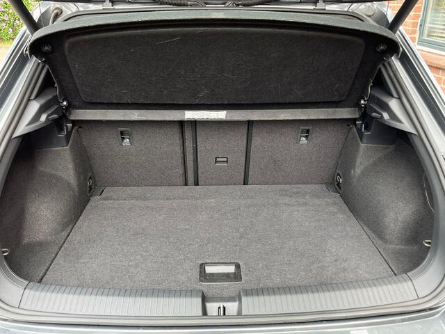 Volkswagen T-Roc 1.5 150pk TSI Sport Business. Adaptief Cruise, Virt Cock, Camera, Led Koplampen