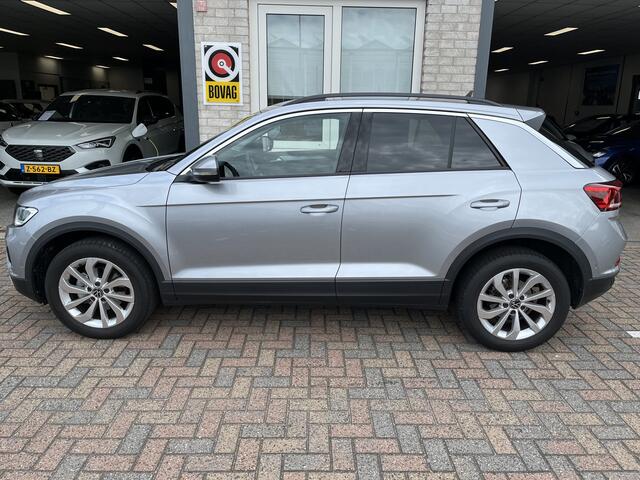 Volkswagen T-Roc 1.0 TSI Life Edition / ADAPT. CRUISE/ LED/ KEYLESS/ 17" LMV/ APP-CONNECT/ PARK. SENSOREN + CAMERA/ CLIMA/ DAB